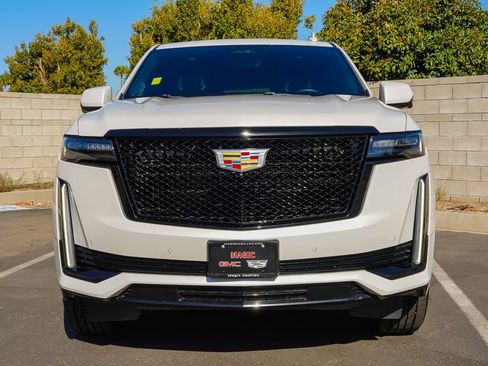 Used 2021 Cadillac Escalade Sport Platinum AWD/4WD image 4