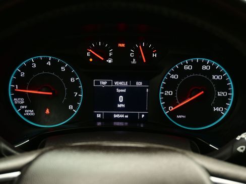 Used 2018 Chevrolet Equinox LT AWD/4WD image 25
