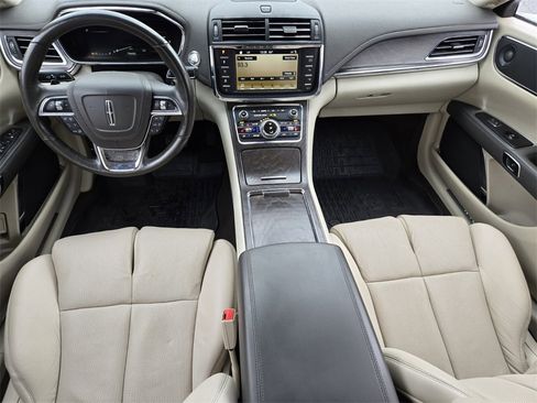 Used 2019 Lincoln Continental Reserve image 18