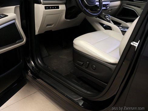 Used 2020 Kia Telluride S w/ S 8 Passenger Seating Package AWD/4WD image 27