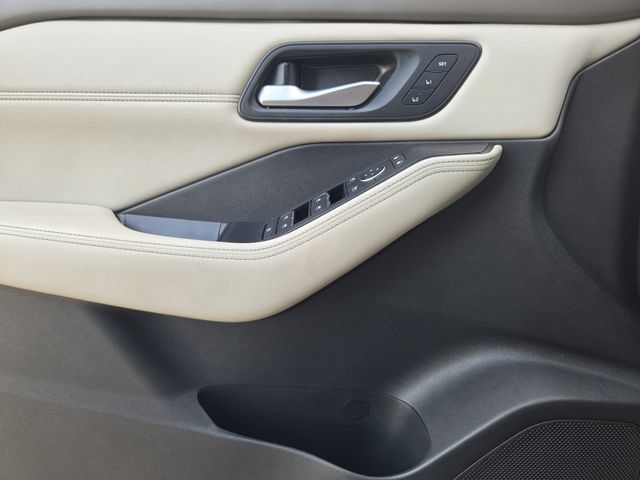Used 2022 Nissan Rogue SL w/ SL Premium Package FWD image 19