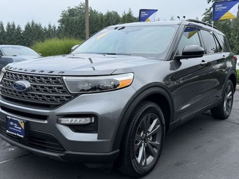 Certified 2023 Ford Explorer XLT w/ Equipment Group 202A AWD/4WD image 2
