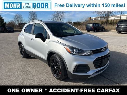 Used 2020 Chevrolet Trax LT w/ Redline Edition image 3