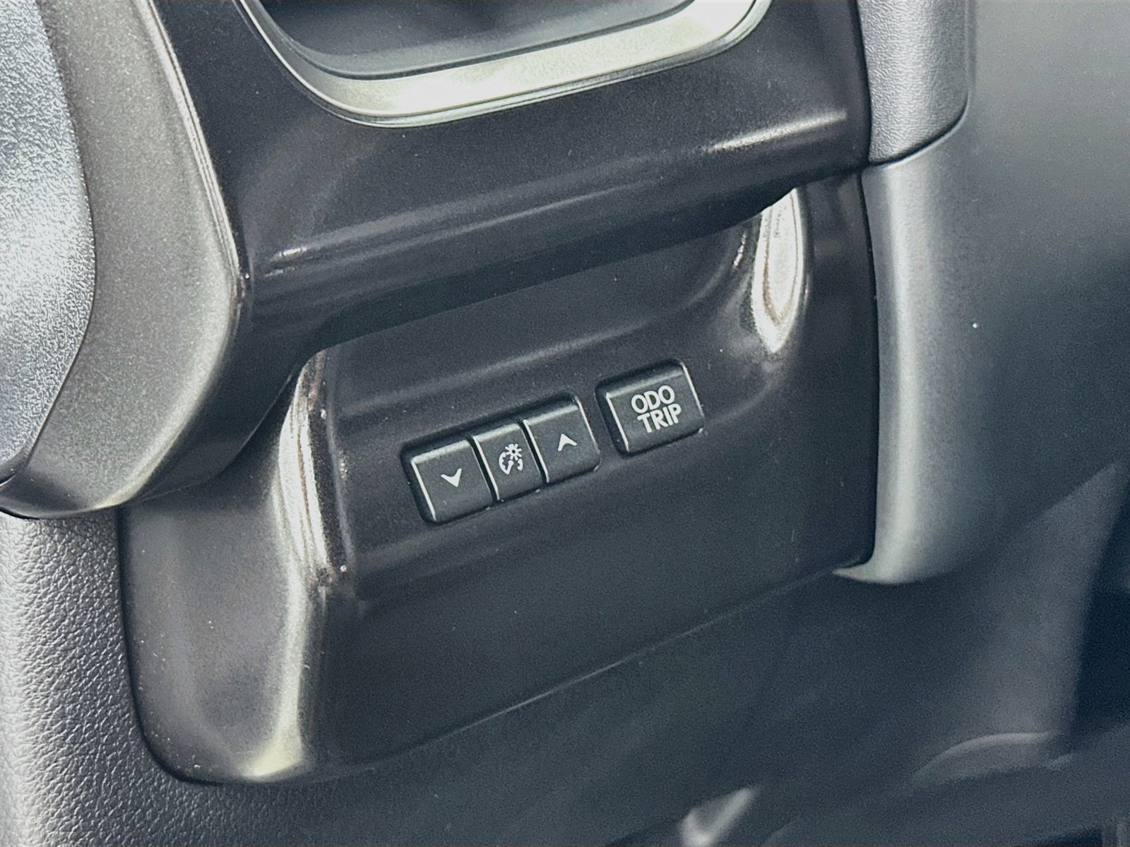 Used 2025 Lexus UX 300h FWD image 10