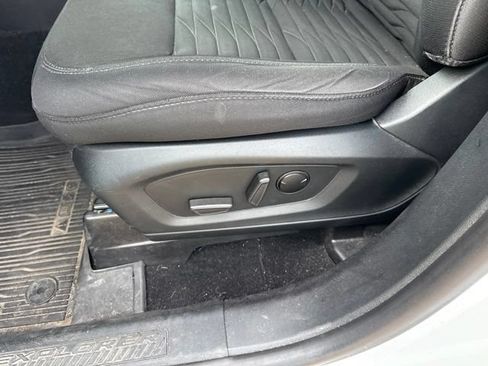 Used 2020 Ford Explorer XLT w/ Comfort Package AWD/4WD image 14