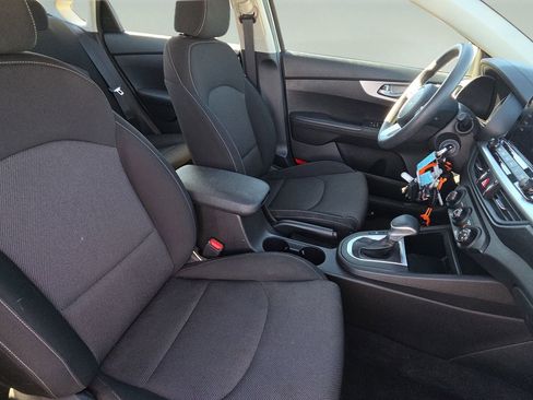 Used 2022 Kia Forte LXS image 25