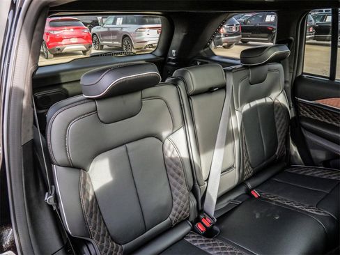 New 2026 Jeep Grand Cherokee Summit image 23