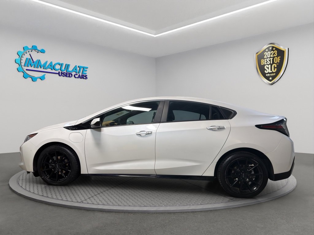 Used 2017 Chevrolet Volt Premier w/ Driver Confidence II Package FWD image 5