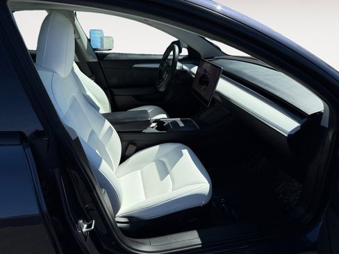 Used 2023 Tesla Model 3 Standard Range image 18