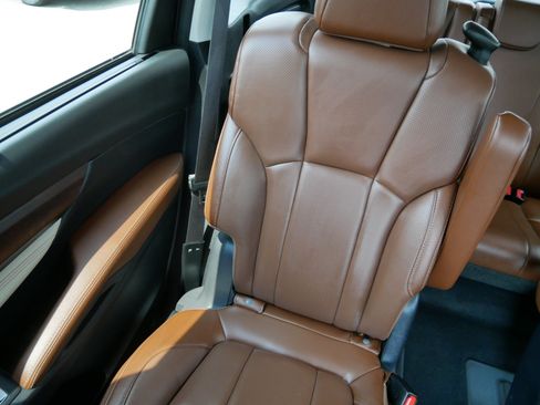 Used 2022 Subaru Ascent Touring AWD/4WD image 12