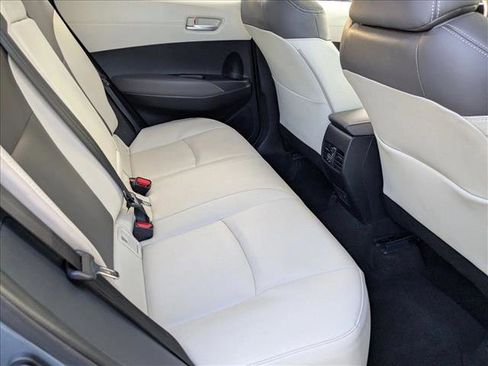 Used 2023 Toyota Corolla Cross XLE image 19