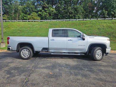 Used 2022 Chevrolet Silverado 3500 High Country w/ Safety Package II AWD/4WD image 8