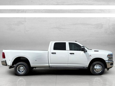 New 2026 RAM 3500 Tradesman AWD/4WD image 4