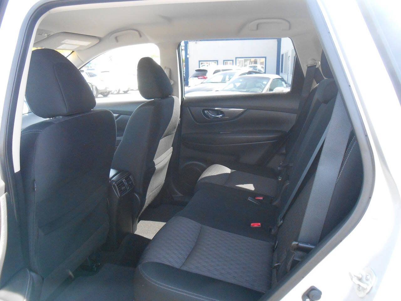 Used 2020 Nissan Rogue S w/ Special Edition Package AWD/4WD image 11