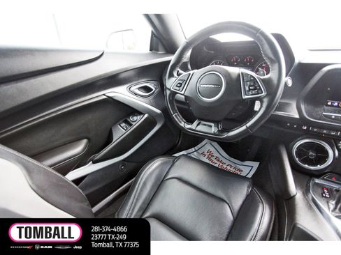 Used 2022 Chevrolet Camaro LT RWD image 9