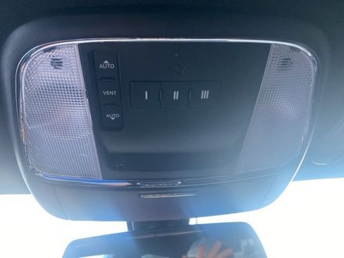 Used 2022 Dodge Charger Scat Pack image 25