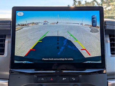 Used 2024 Ford Expedition XLT image 24