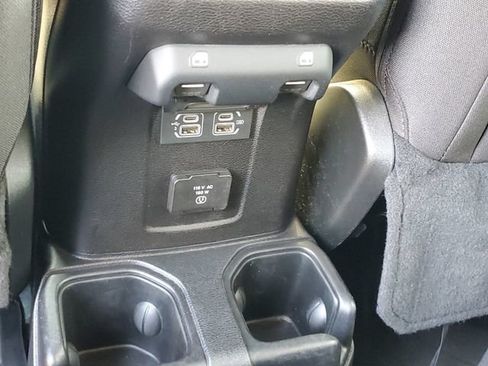 Used 2020 Jeep Wrangler Unlimited Sahara w/ Uconnect 4C Nav & Sound Group AWD/4WD image 11