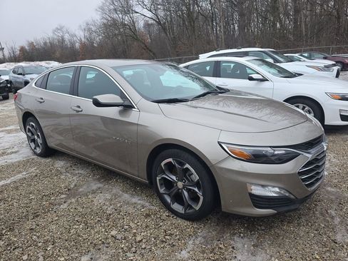 Used 2024 Chevrolet Malibu LT image 3