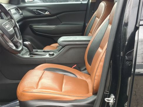 Used 2017 GMC Acadia SLT image 23