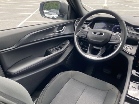 New 2025 Jeep Grand Cherokee L Laredo w/ Luxury Tech Group I image 34