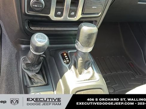 Used 2023 Jeep Wrangler Sport AWD/4WD image 16