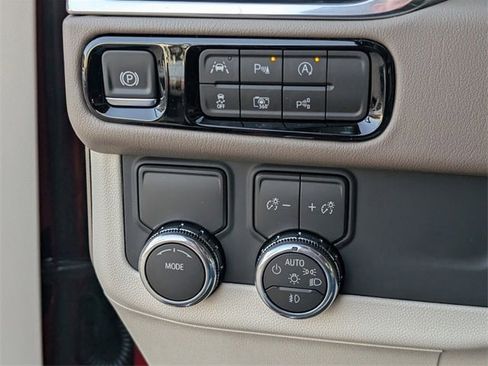 New 2026 GMC Yukon Denali image 17