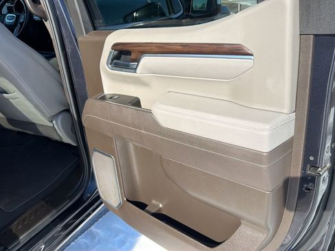 Used 2025 GMC Sierra 1500 SLT image 12