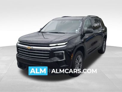 Used 2025 Chevrolet Traverse LT