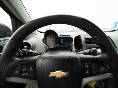 Used 2015 Chevrolet Sonic LT image 15