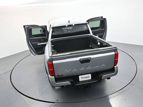 Used 2024 Toyota Tacoma TRD Off-Road AWD/4WD image 40