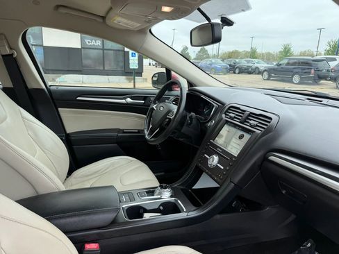 Used 2017 Ford Fusion Titanium FWD image 24