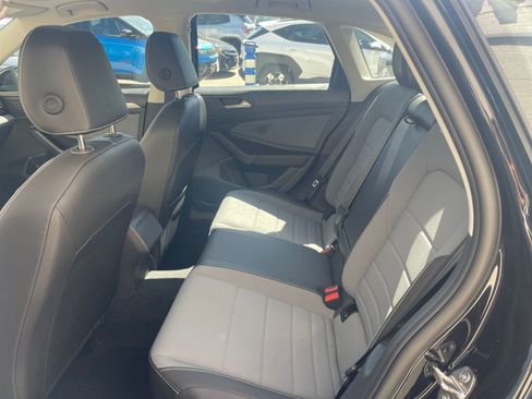 Used 2025 Volkswagen Jetta SE image 25