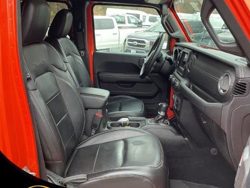 Used 2018 Jeep Wrangler Unlimited Sahara w/ Dual Top Group image 14