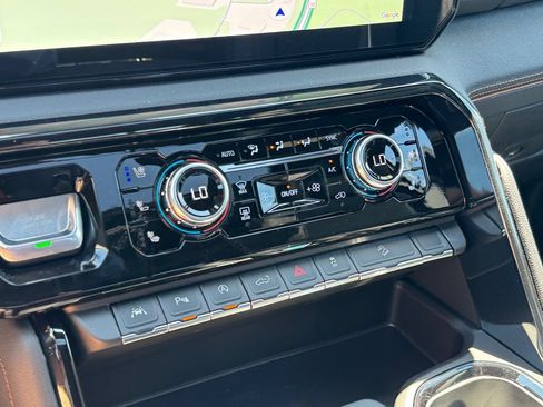 New 2026 GMC Sierra 1500 AT4 w/ AT4 Preferred Package AWD/4WD image 26