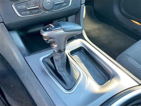 Used 2022 Dodge Charger SXT image 16
