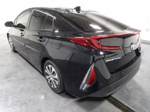 Used 2021 Toyota Prius Prime Limited w/ Carpet Mat Package (TMS) image 7