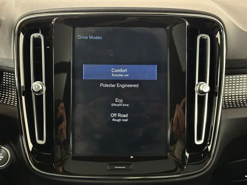 Used 2019 Volvo XC40 T5 R-Design image 27