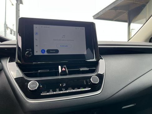Used 2025 Toyota Corolla LE FWD image 20