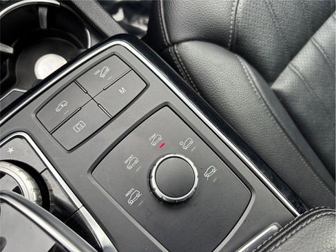 Used 2019 Mercedes-Benz GLS 450 4MATIC w/ Premium 1 Package image 39