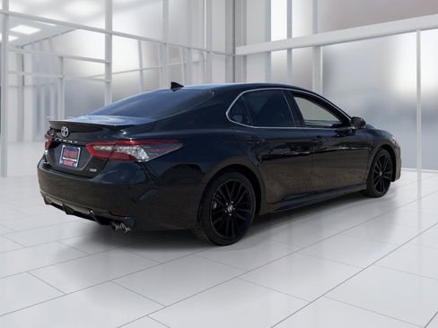 Used 2022 Toyota Camry XSE FWD image 6