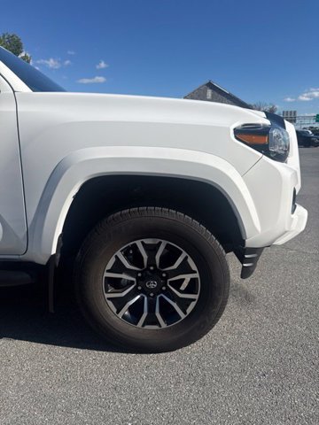 Used 2023 Toyota Tacoma TRD Sport w/ Technology Package AWD/4WD image 12