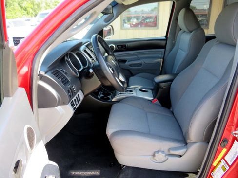 Used 2015 Toyota Tacoma TRD Pro image 9