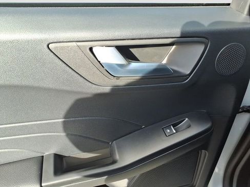 New 2026 Ford Escape SE w/ PHEV Premium Package image 6