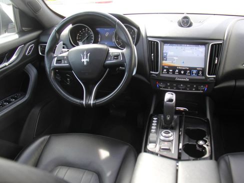 Used 2020 Maserati Levante S image 9