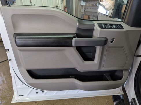 Used 2018 Ford F150 XLT w/ Equipment Group 302A Luxury AWD/4WD image 12