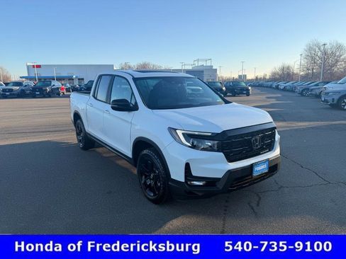 Used 2025 Honda Ridgeline Black Edition image 4