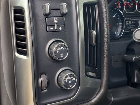 Used 2018 Chevrolet Silverado 1500 LT w/ All Star Edition AWD/4WD image 9
