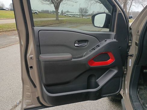 Used 2024 Nissan Frontier PRO-4X w/ Off-Road Protection Package image 13