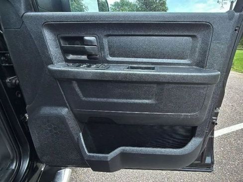 Used 2017 RAM 1500 Express image 18